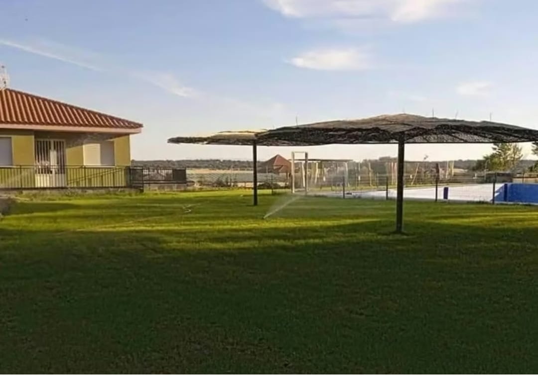 Retortillo licita por sólo 200€ al mes la gestión del bar de sus piscinas