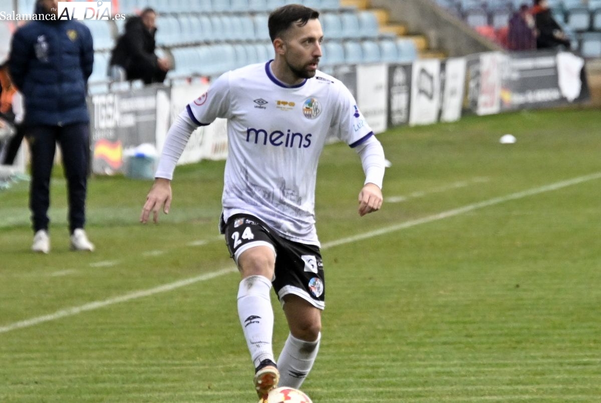 Carlos Parra sella su continuidad con el Salamanca UDS para la temporada 2025/26