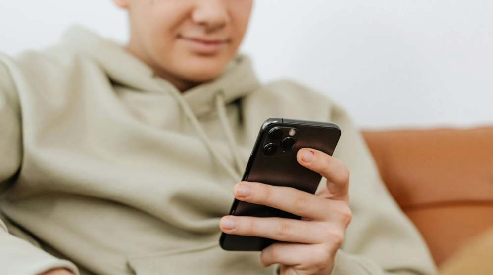 Jugar desde casa con cabeza: guía para disfrutar de los sorteos más populares desde el móvil