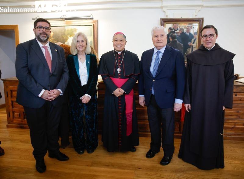 Alba de Tormes congrega a autoridades civiles, eclesiásticas y militares en el homenaje a Santa Teresa