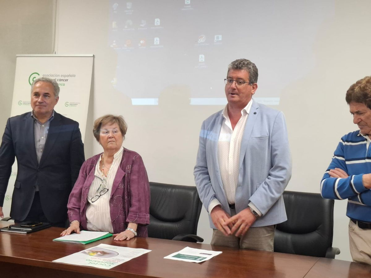 Cabrerizos refuerza su lucha contra el cáncer con la presentación de la nueva junta local de la AECC en Salamanca