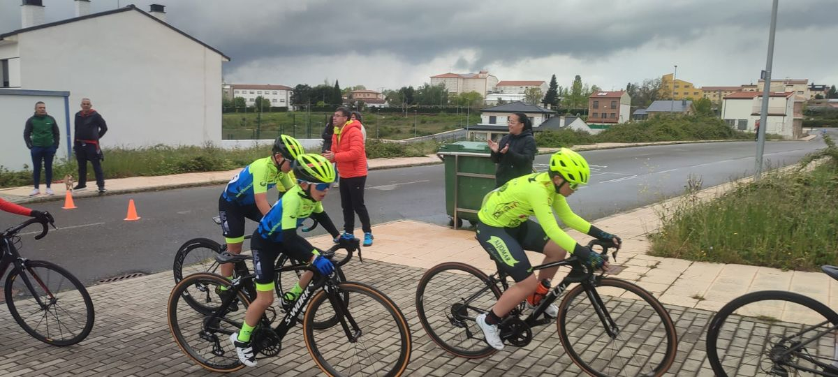 Gran ambiente ciclista con el VIII Trofeo Villa de Guijuelo