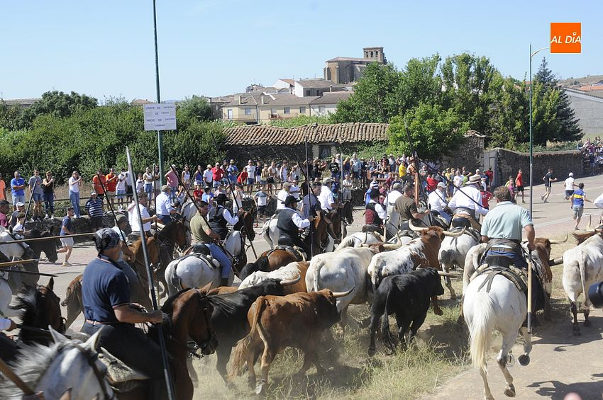Fuenteguinaldo convoca un concurso de carteles para elegir el que anunciará sus fiestas 2025
