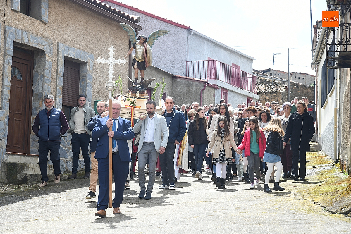 Actos religiosos y comida popular para celebrar San Miguel Arcángel en La Atalaya