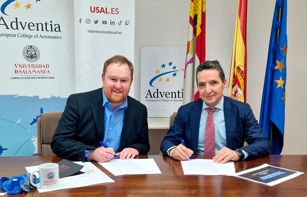 Los futuros pilotos de Adventia tendrán una vía preferente para trabajar en Ryanair