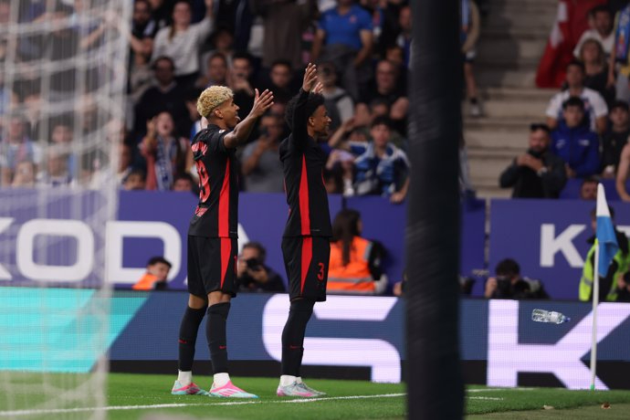 El Barça gana otra Liga en Cornellà (0-2)