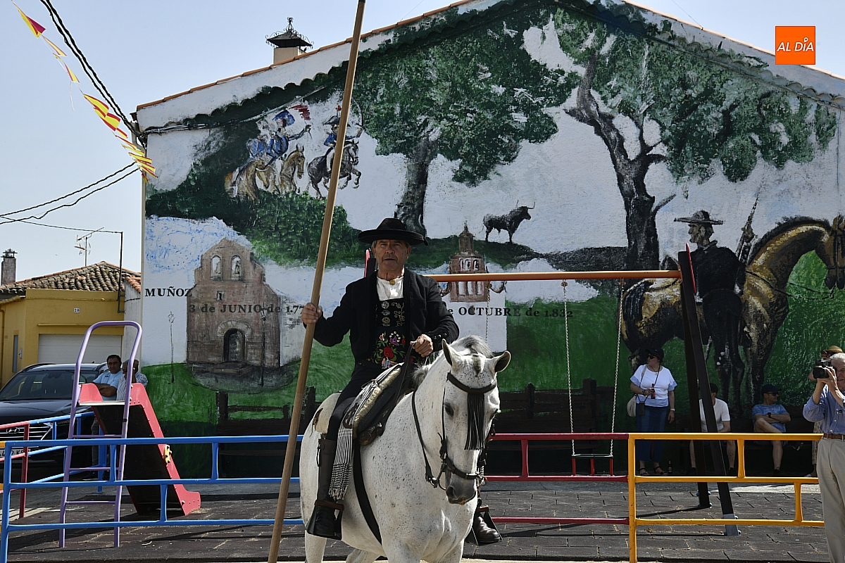Muñoz homenajea a Julián Sánchez el Charro en su II Jornada de Exaltación