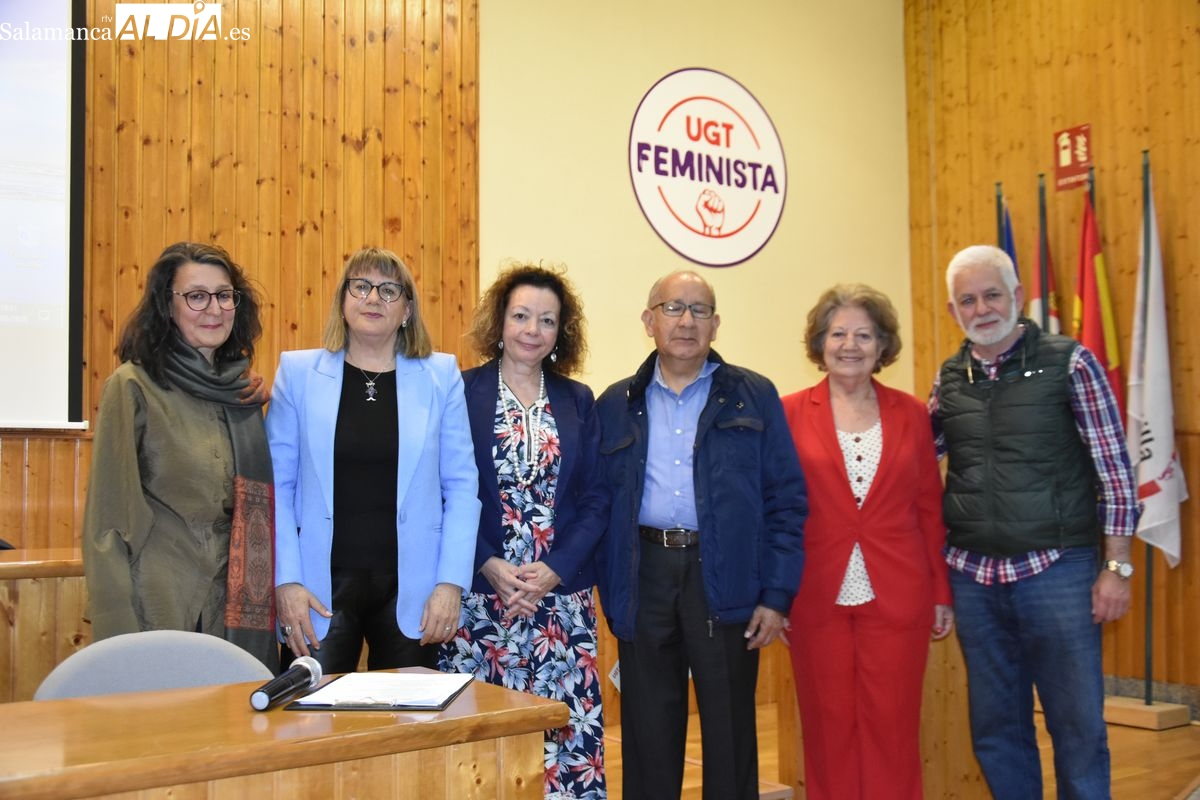 Homenaje a Carmen Martín Gaite y exposición de la escultora Amelia García en la sede de UGT Salamanca