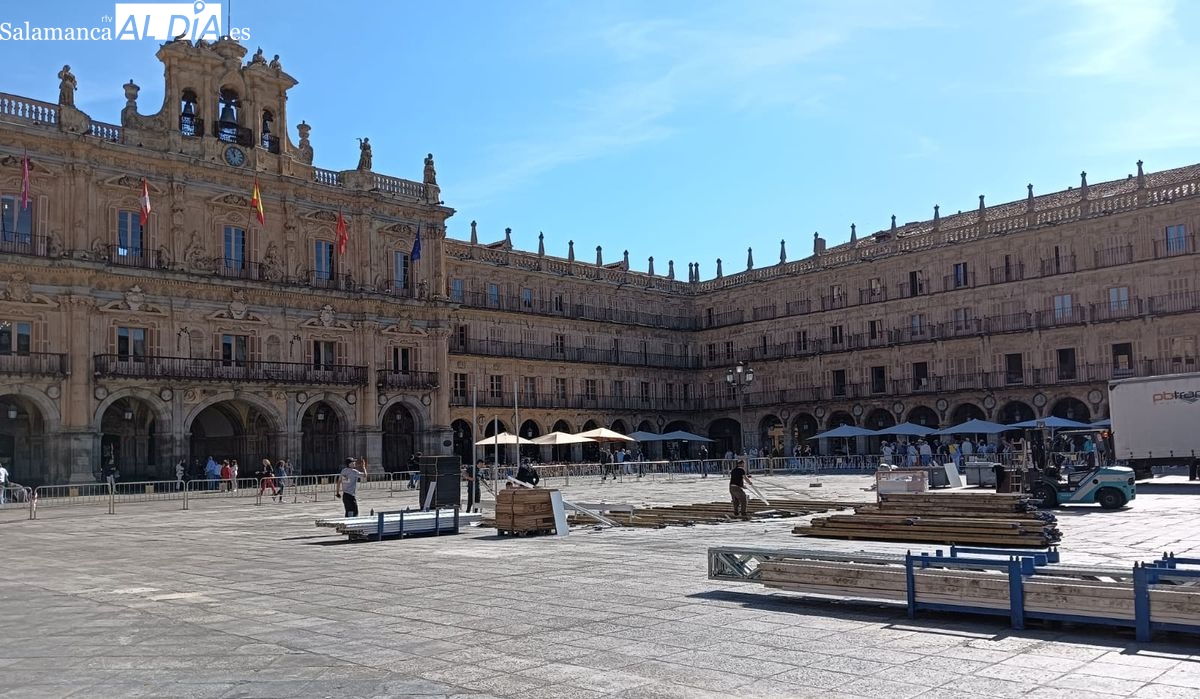 La Plaza Mayor recupera su imagen habitual tras la Feria del Libro