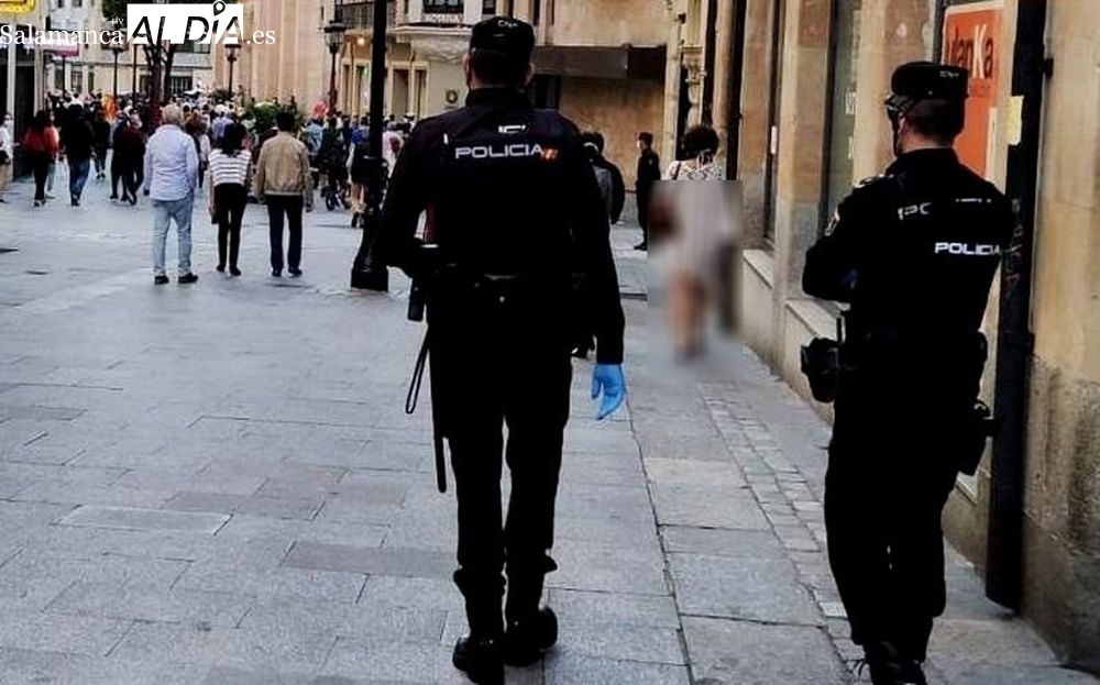 Detenido por robar efectos personales a empleadas de un comercio del centro de Salamanca