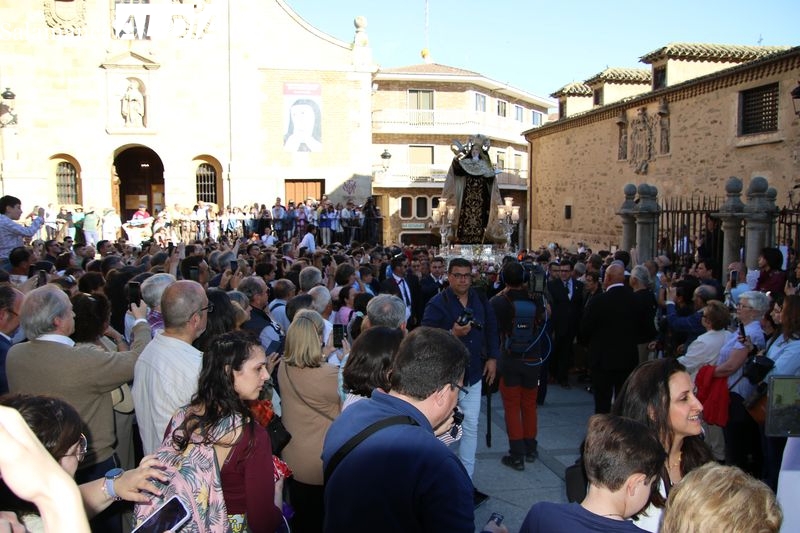 Santa Teresa camina entre una marea de fieles: procesión de récord y sentimientos a flor de piel en Alba 