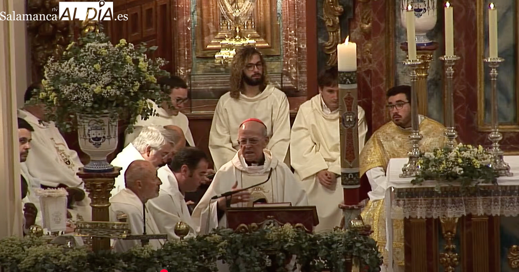 El cardenal Blázquez ante los restos de Santa Teresa: Aprendamos su lección sublime de entrega a Dios