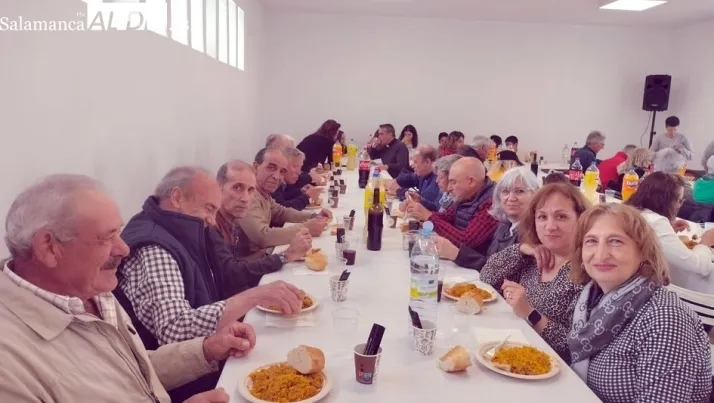 Torrej&oacute;n de Alba se vuelca con San Isidro | Imagen 1