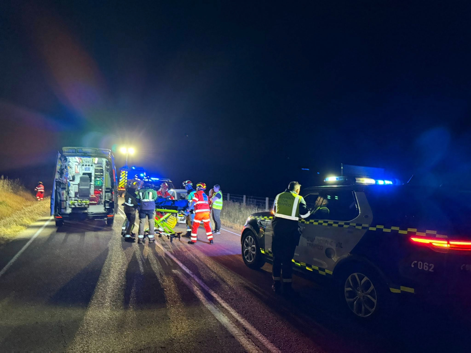 Un hombre de 50 años herido y trasladado al Hospital de Salamanca tras salirse de la vía con su coche en Sando