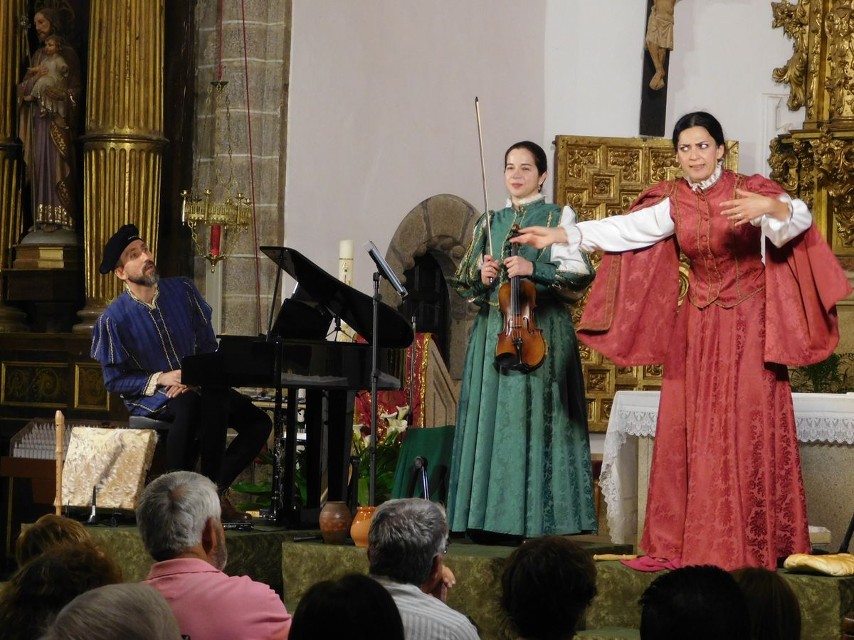 La iglesia de Candelario acoge el estreno absoluto de Arcos y Ecos (FOTOS)