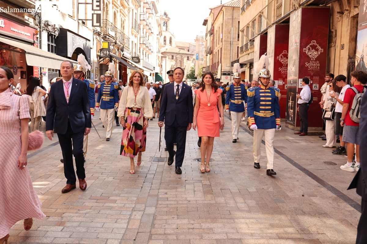 VÍDEO Y FOTOS | La Corporación Municipal de Salamanca cumple con la tradición en honor a San Juan de Sahagún