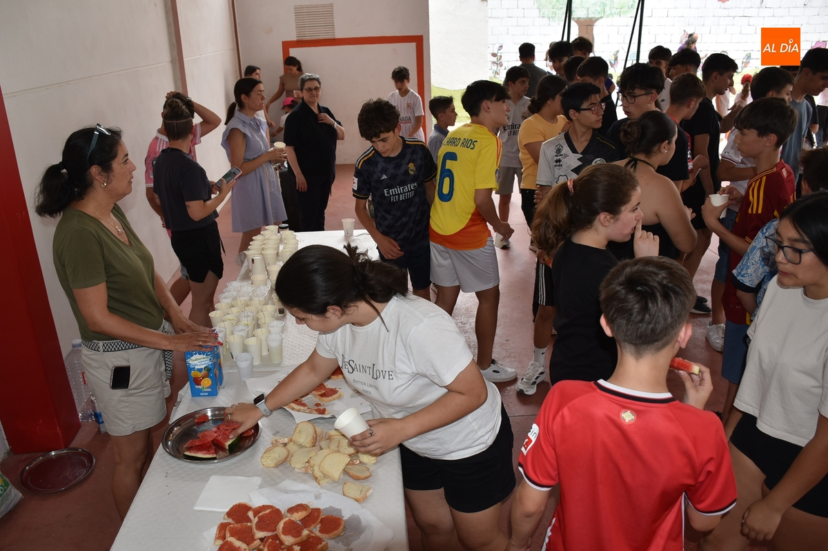 La AMPA de Misioneras brinda al alumnado un almuerzo saludable y un bingo musical
