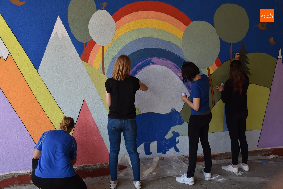 En proceso de creación en el Colegio San Francisco un mural que será la base de un rocódromo 