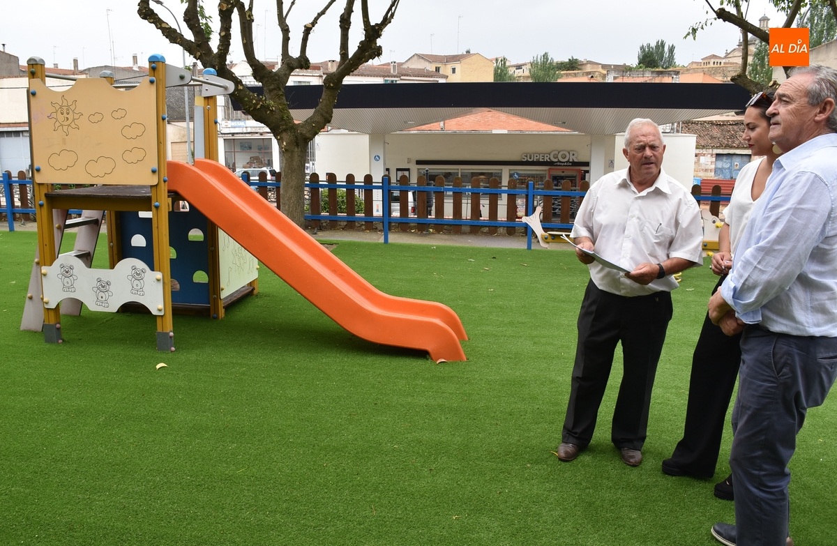 Renovado el parque infantil situado en la parte frontal del Valle de San Martín