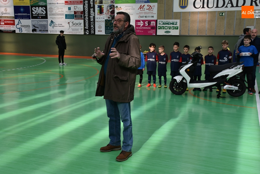 Miguel Matías Rubio deja la Presidencia del III Columnas tras 33 años al frente del Club