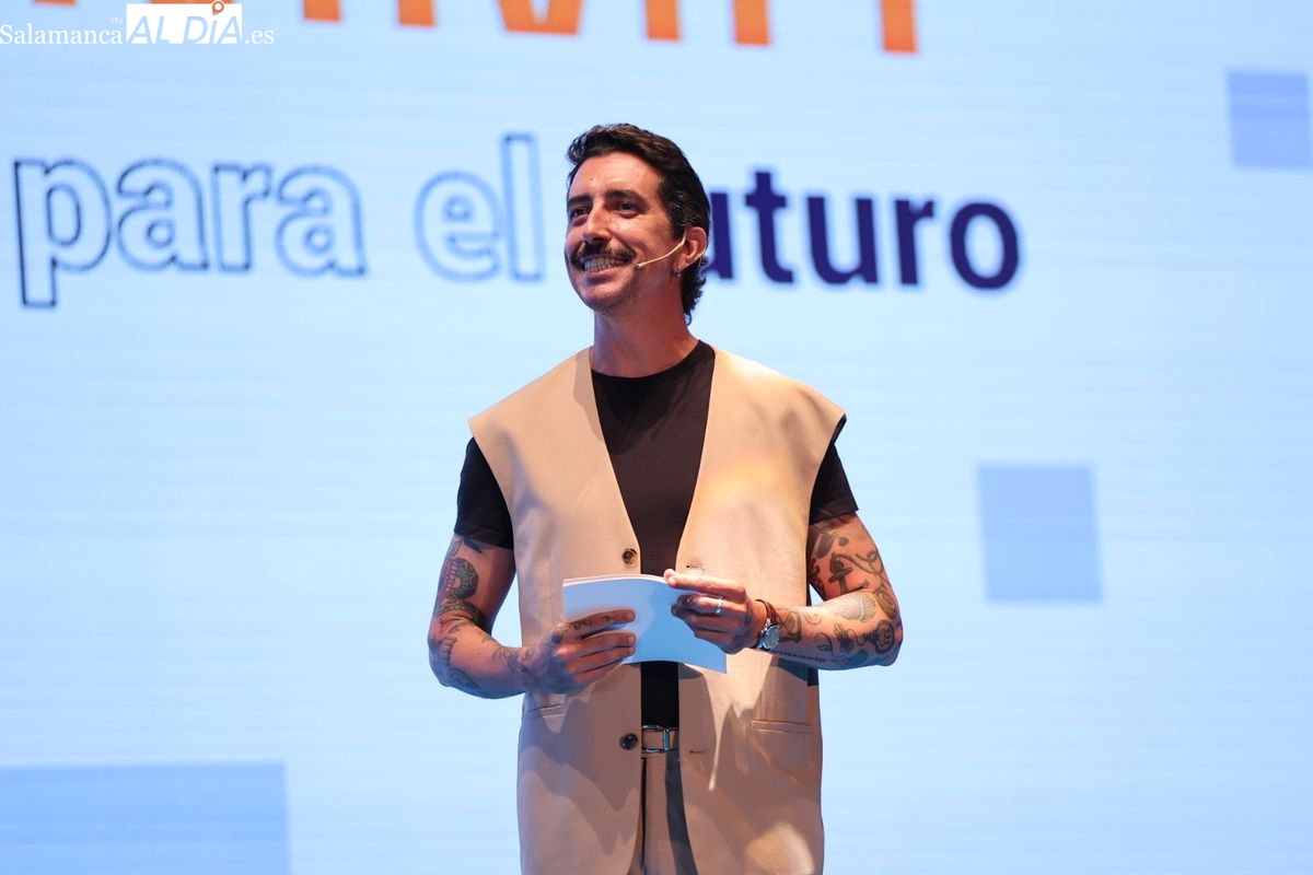 VÍDEO | Marron llega a Salamanca con la ciencia de El Hormiguero: Hay que abrazar al fracaso porque de él se aprende