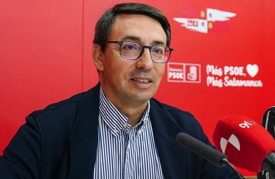 El PSOE pide a la Junta en las Cortes que mantenga los maestros del Colegio San Francisco