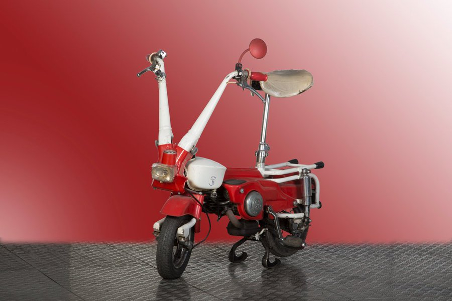 El Museo de Historia de la Automoción da la bienvenida al verano con la simpática y sorprendente Carnielli Motograziella de 1971