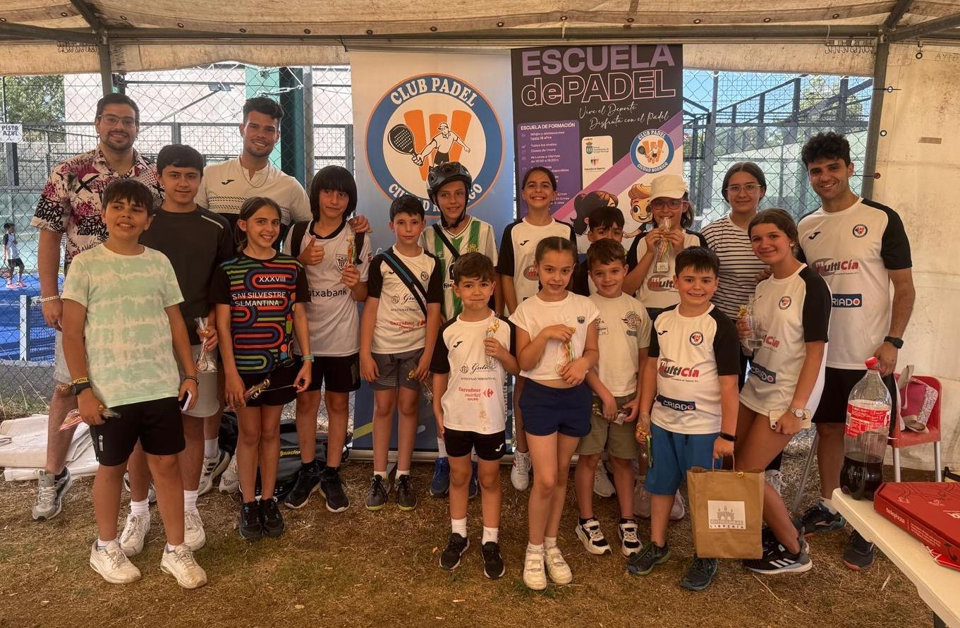 La Escuela de Pádel pone el broche a la temporada con una fiesta