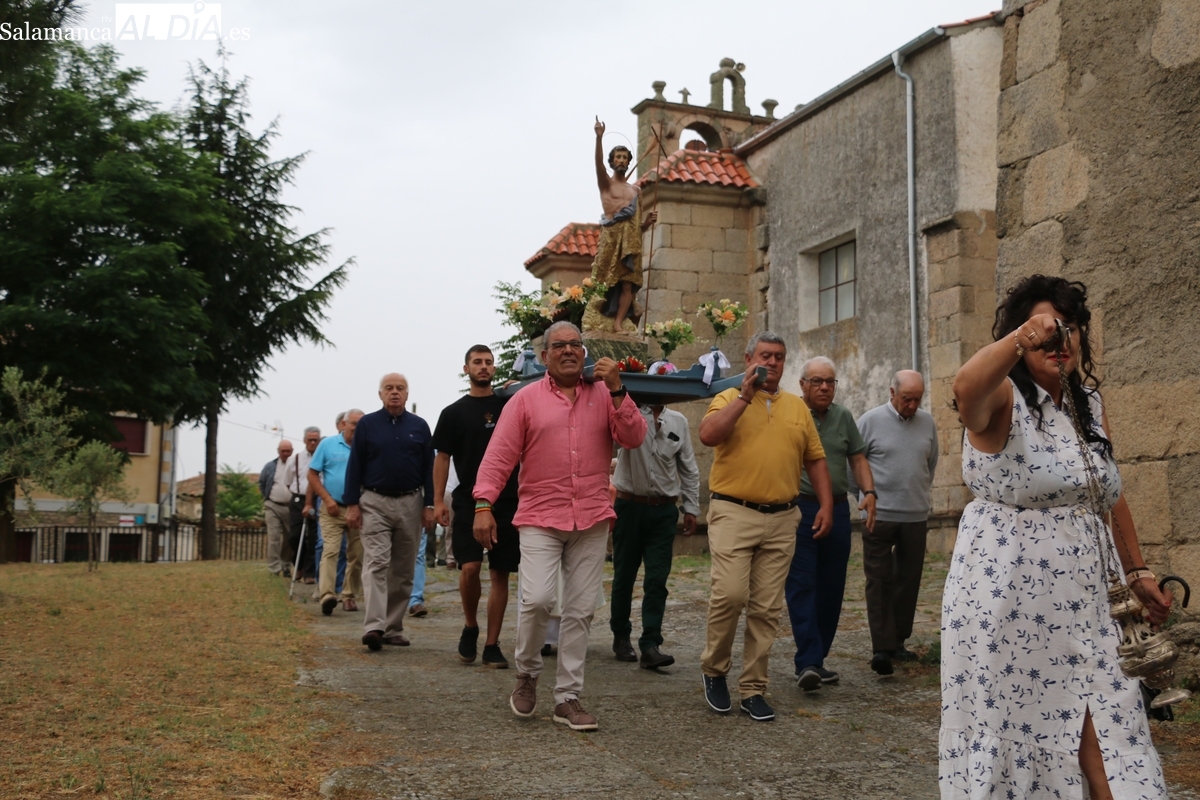 El alcalde de Peralejos de Abajo en San Juan: O ganamos población o nos quedamos sin sanidad en la comarca
