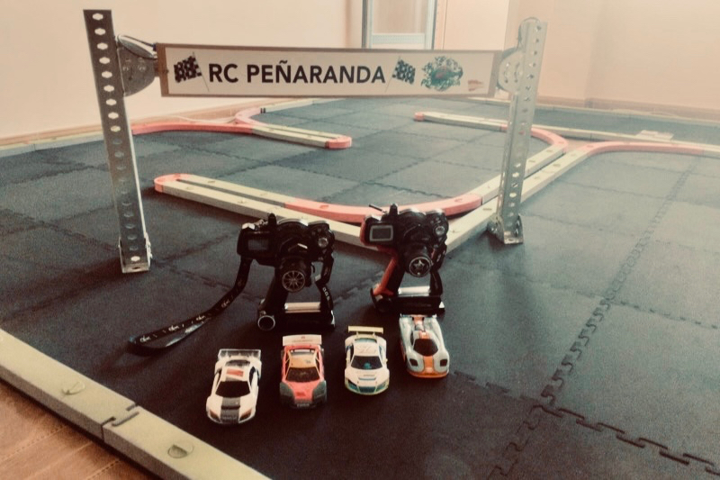 El Club Rc Peñaranda organiza una jornada de puertas abiertas en la que se podrán probar sus coches en pista