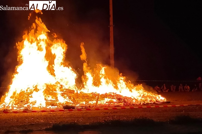 El fuego volverá a iluminar la noche de San Juan con su particular hoguera