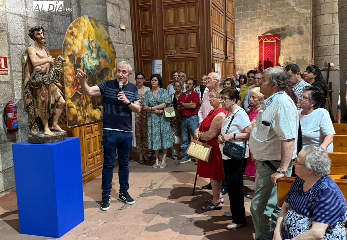 Expectación para la inauguración de la exposición Cristo Jesús, Esperanza Nuestra en la parroquia