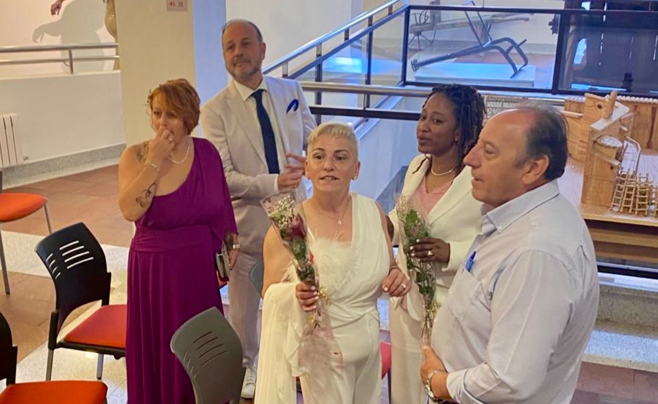 El Museo de Macotera se estrena como escenario de lujo para el «sí quiero» de Yolanda y Ana