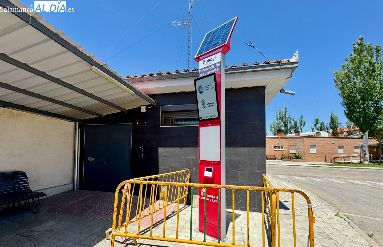 La Junta instala una marquesina inteligente en la estación de autobuses de Peñaranda