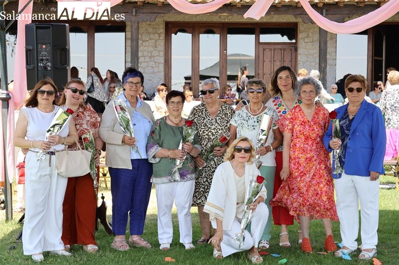 La Asociación de Mujeres Albenses celebra su 25 aniversario con emoción, poesía y mucha participación
