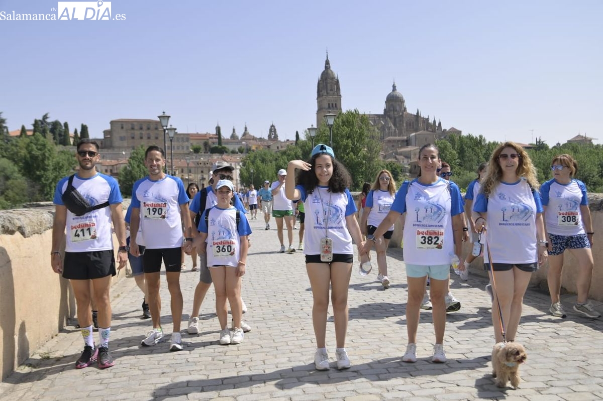 FOTOS | La marea azul de la inclusión inunda Salamanca en apoyo a las personas con autismo