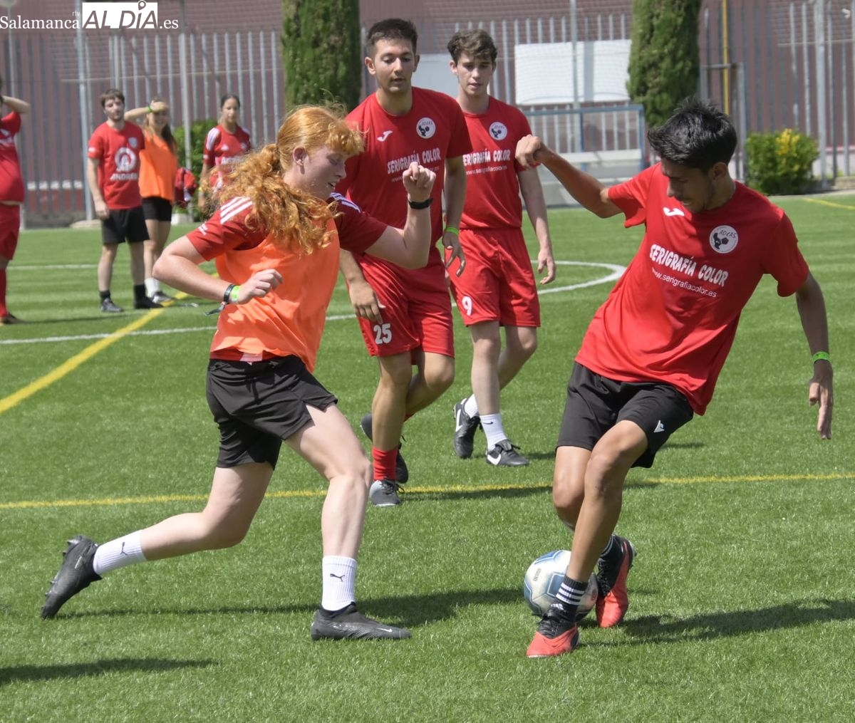 FOTOS | Árbitros cambian el silbato por las botas en una jornada de convivencia en Salamanca