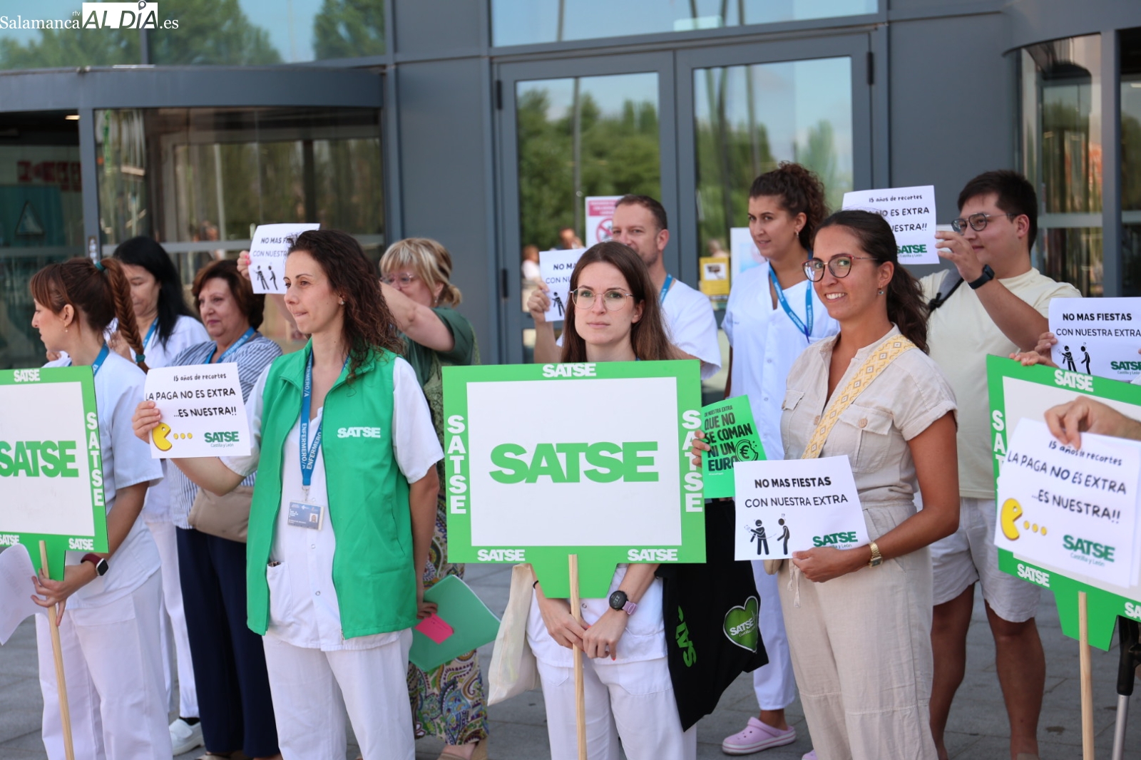 FOTOS | Las enfermeras y fisioterapeutas claman contra el robo permanente en sus nóminas: Ya son 11.000 euros de pérdida por cada trabajador