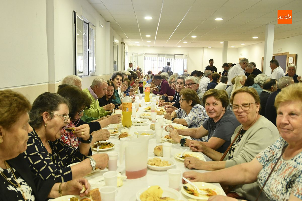 El Payo despide y honra San Juan con una gran paella de confraternidad