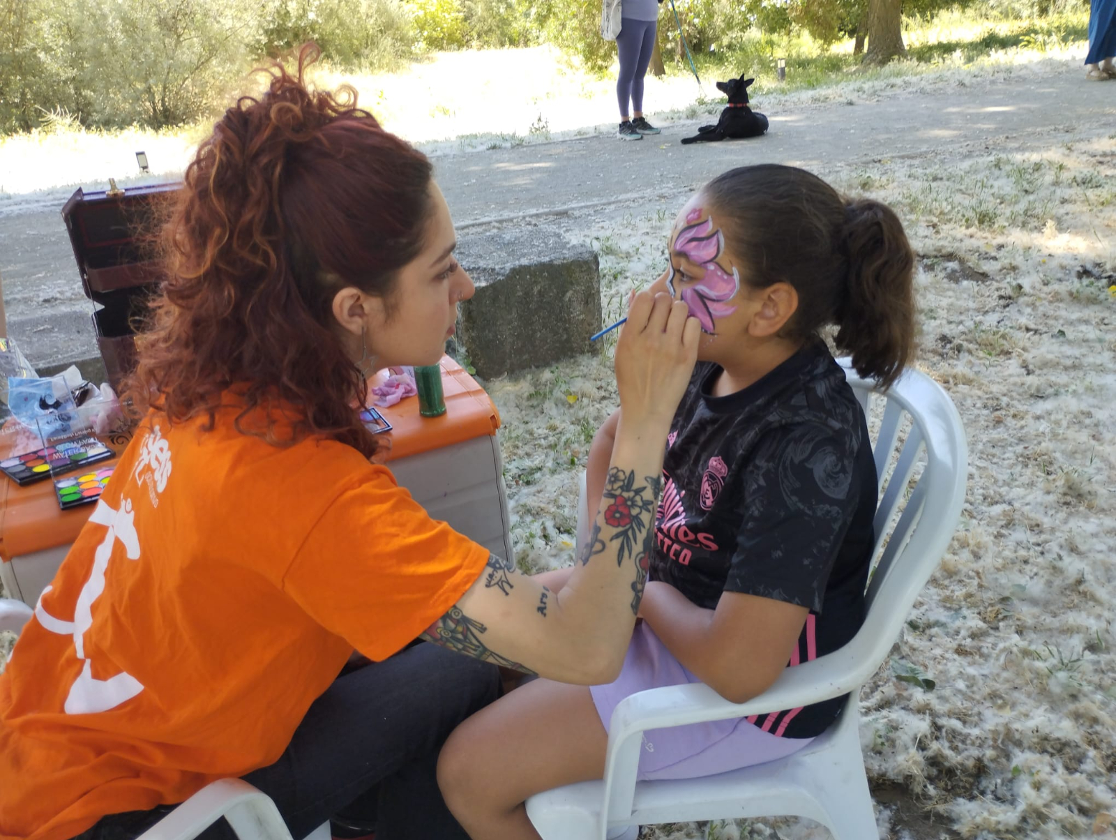 FOTOS | Los más pequeños de Santa Marta disfrutan de un pintacaras con motivo de la Semana del Medioambiente