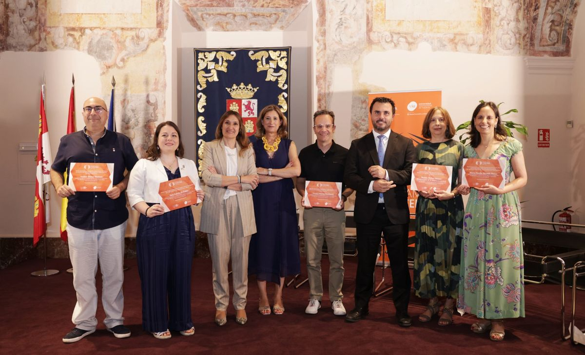 Un profesor de Salamanca, premiado por transformar su aula en una radio literaria