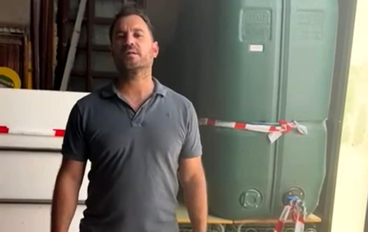 Cuatro meses sin agua potable, Espino de la Orbada pide ayuda más allá del depósito que les rellenan cada semana