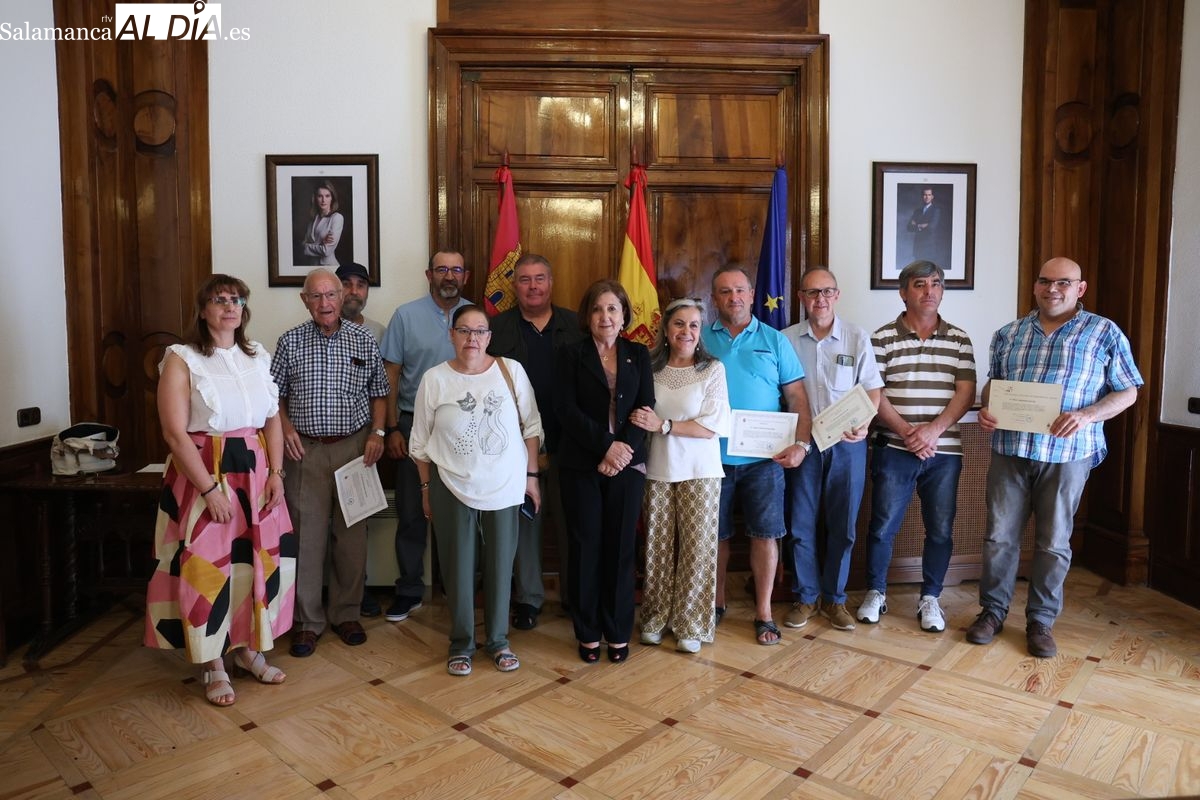 FOTOS | Ocho radioaficionados de Salamanca, distinguidos por su compromiso con la Red Nacional de Radio de Emergencias (REMER)
