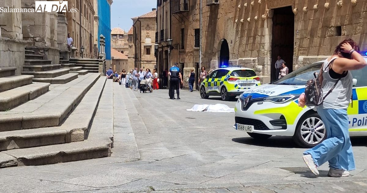 VÍDEO | Un varón fallece tras precipitarse desde la torre de la Clerecía