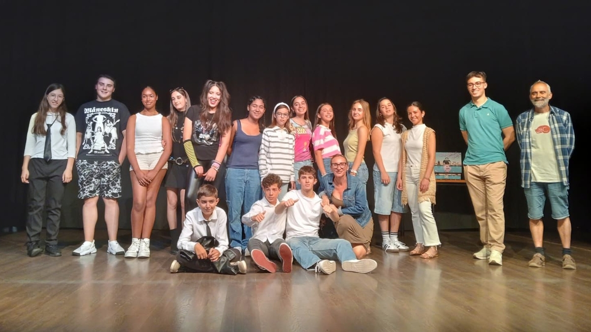 Alumnos de los institutos de Vitigudino y Ledesma presentan cómo era el ocio juvenil en los años 80 y 90