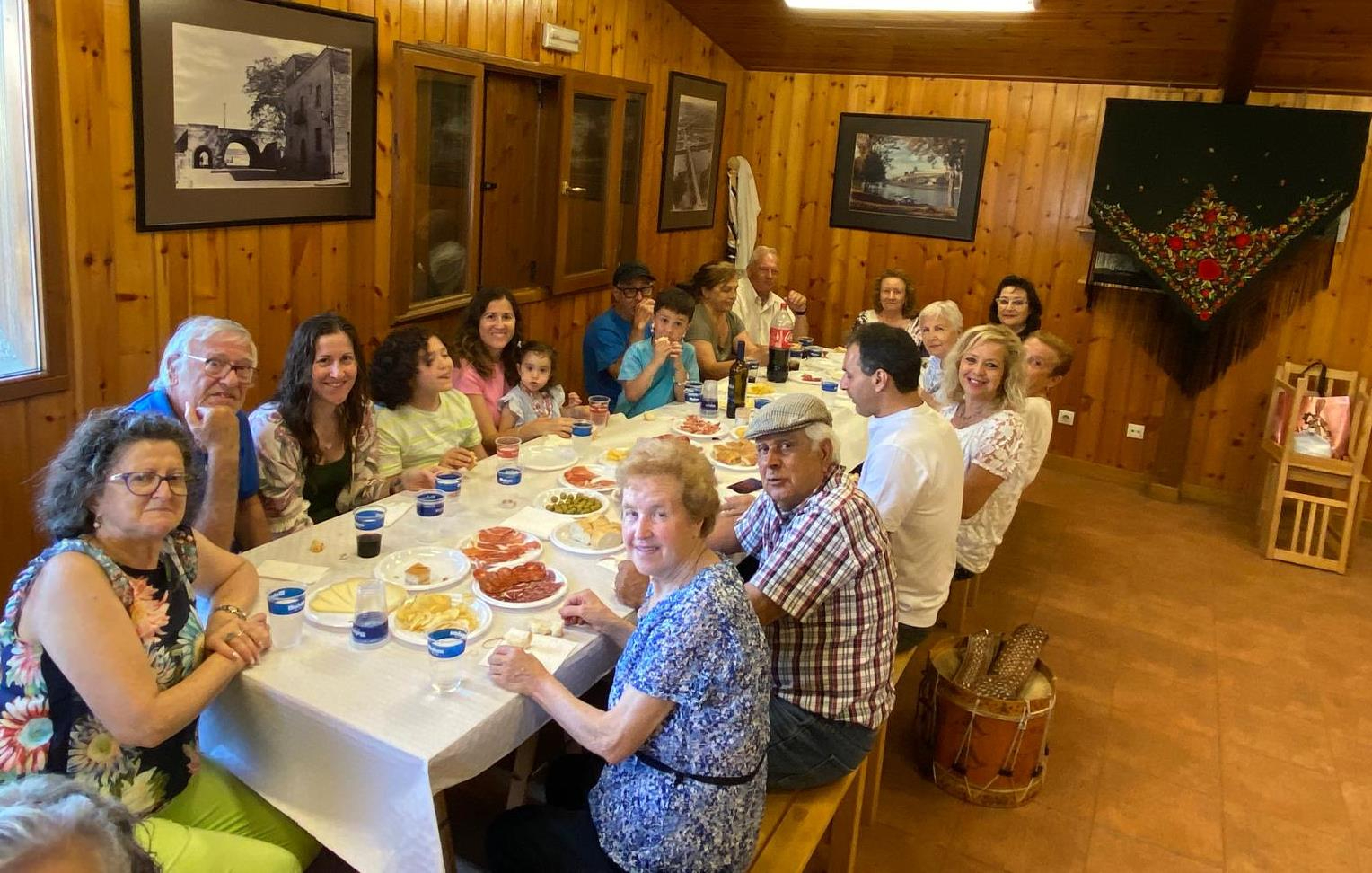 El Botón Charro clausura sus talleres disfrutando de una merienda