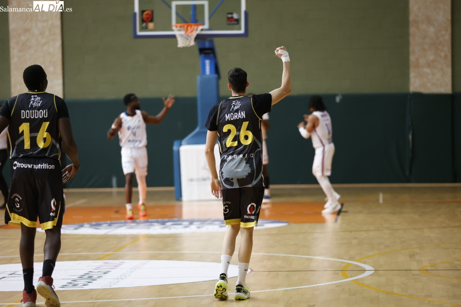 El Club Atlético Baloncesto Carbajosa impulsa su cantera con un proyecto de formación en baloncesto, inglés y valores