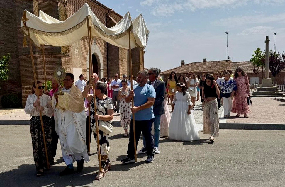 El Campo de Peñaranda se echa a las calles para vivir el Corpus, día grande de sus fiestas