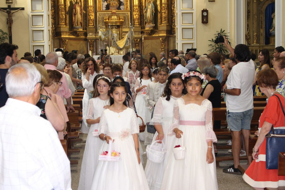 FOTOS | La tradición del Corpus Christi se vive con solemnidad en Guijuelo