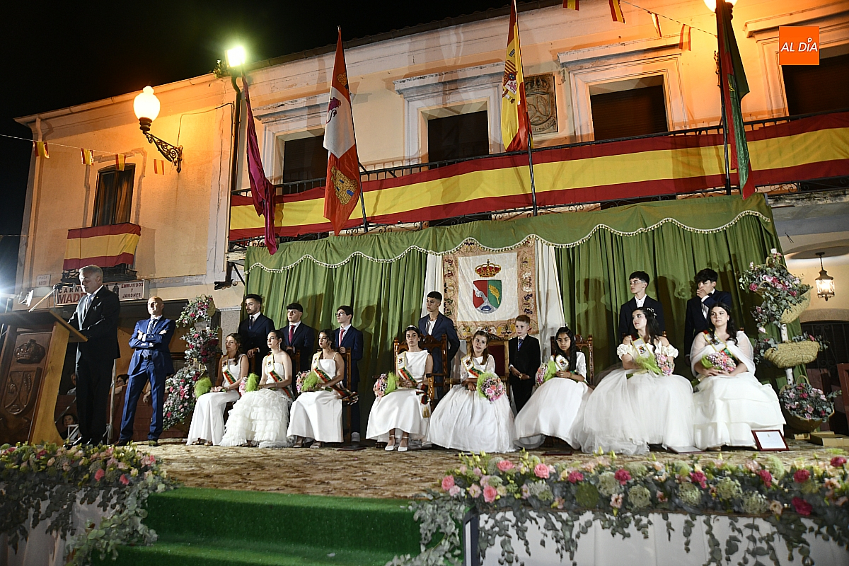 La Fuente de San Esteban da la bienvenida al Corpus Christi con un desfile de carrozas lleno de tradición, historia y participación vecinal